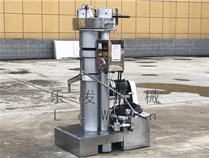 為什么要選擇液壓芝麻榨油機(jī)呢？